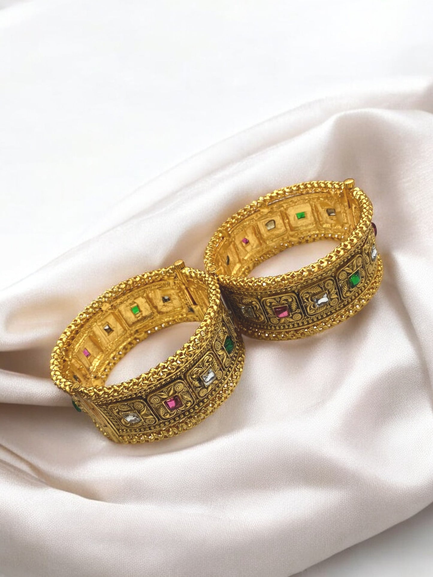 The Elegance of Indian Gold-Plated Bangles: Tradition Meets Modernity