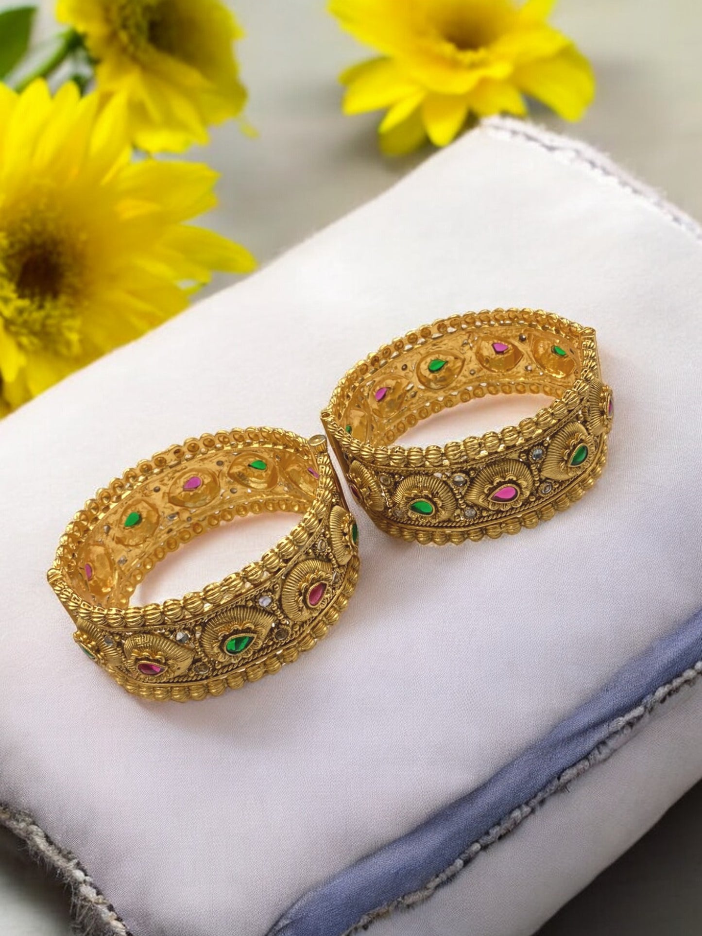 The Elegance of Indian Gold-Plated Bangles: Tradition Meets Modernity