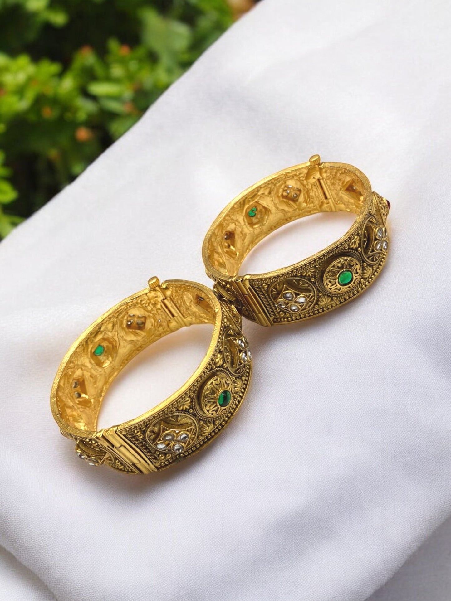 The Elegance of Indian Gold-Plated Bangles: Tradition Meets Modernity